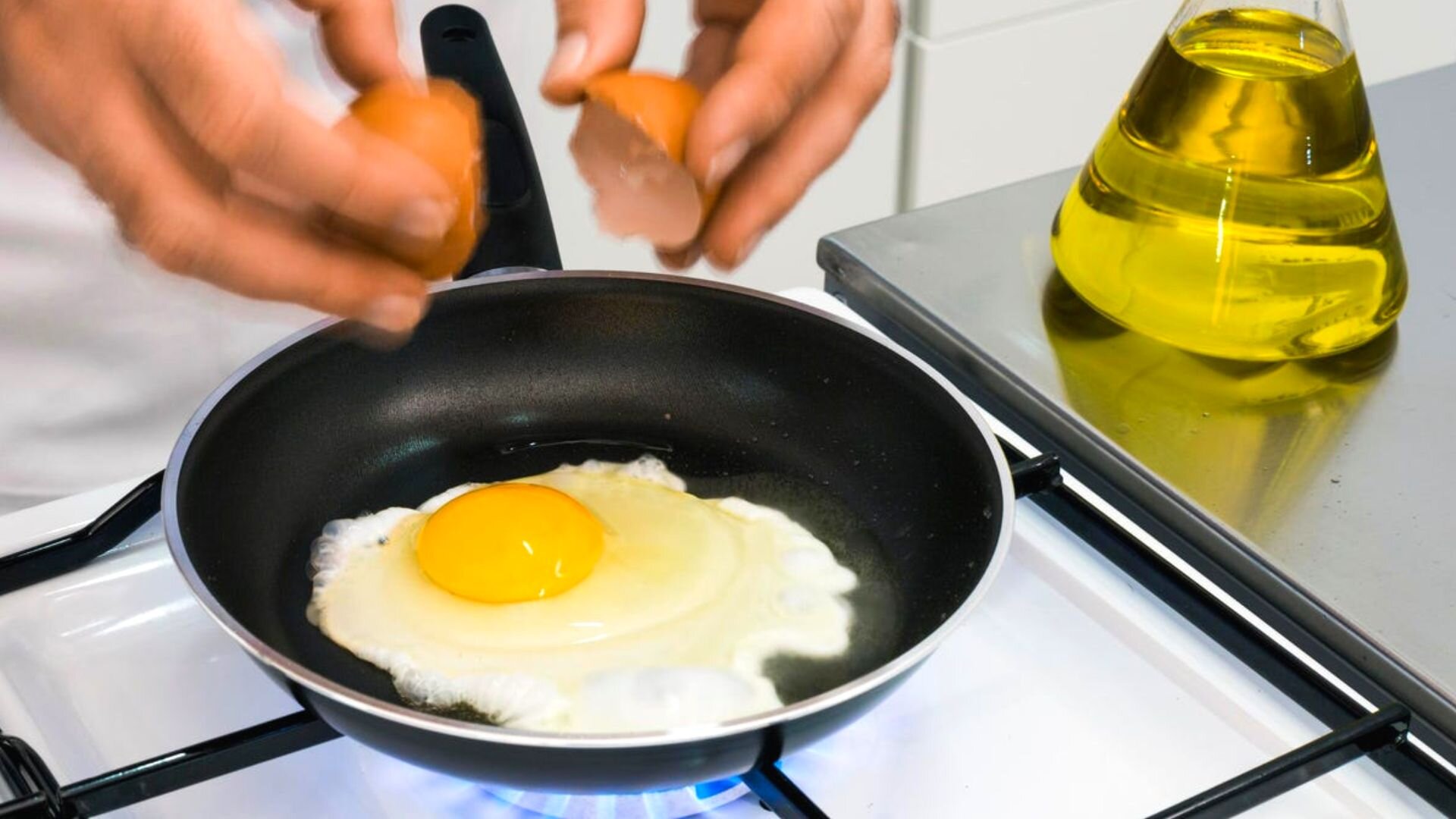 2023 03 Cooking An Egg With Gas Stove Cooking Egg Gas Stove